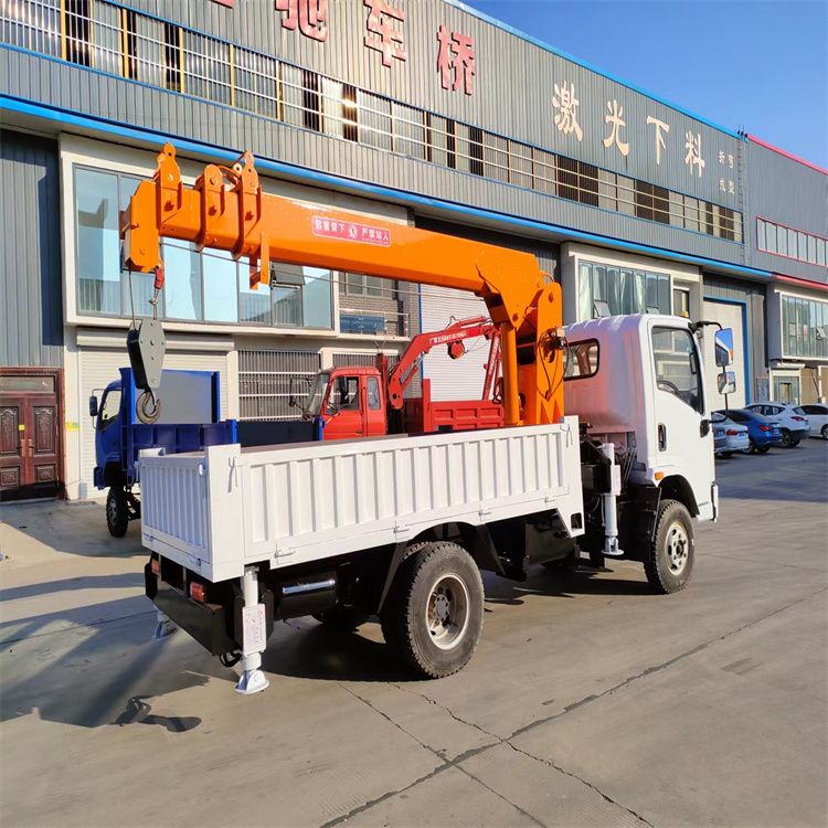 呼兰区三轮随车吊定制 农用改装机自备吊中瑞长期出售